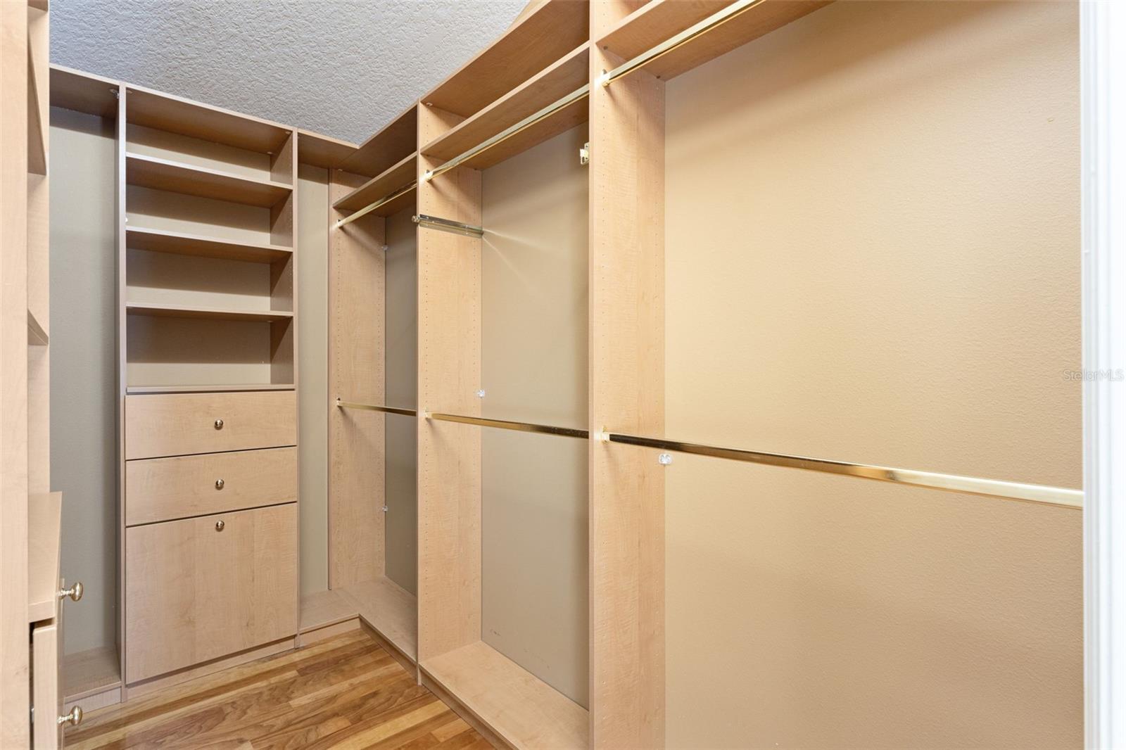 Image 22 of 40 For 788 Andover Circle