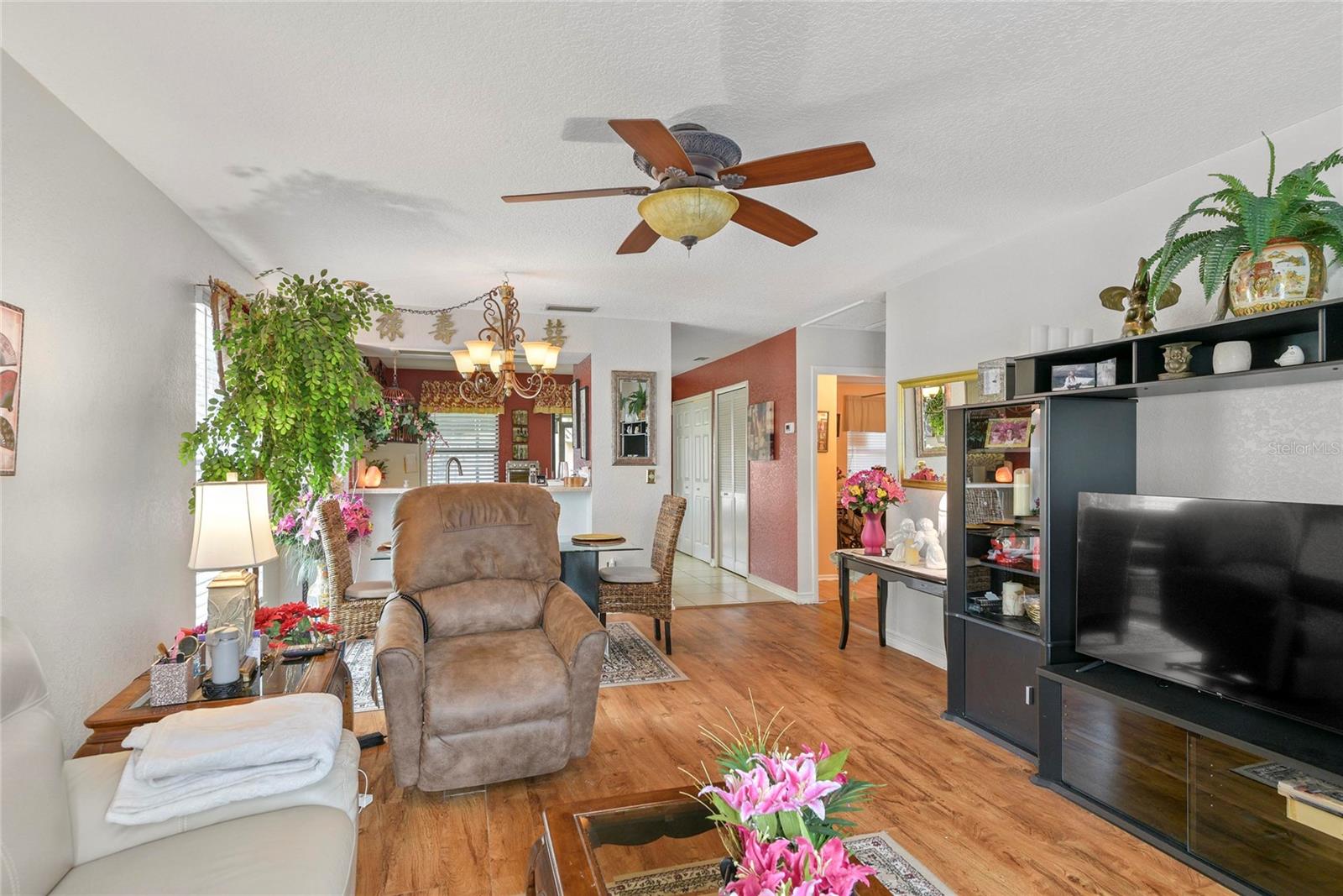 Image 5 of 32 For 610 Casa Park G Court