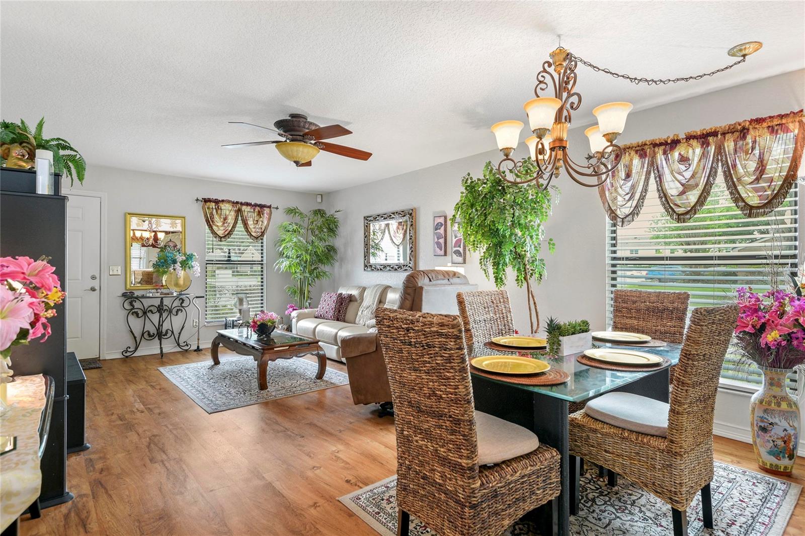 Image 7 of 32 For 610 Casa Park G Court