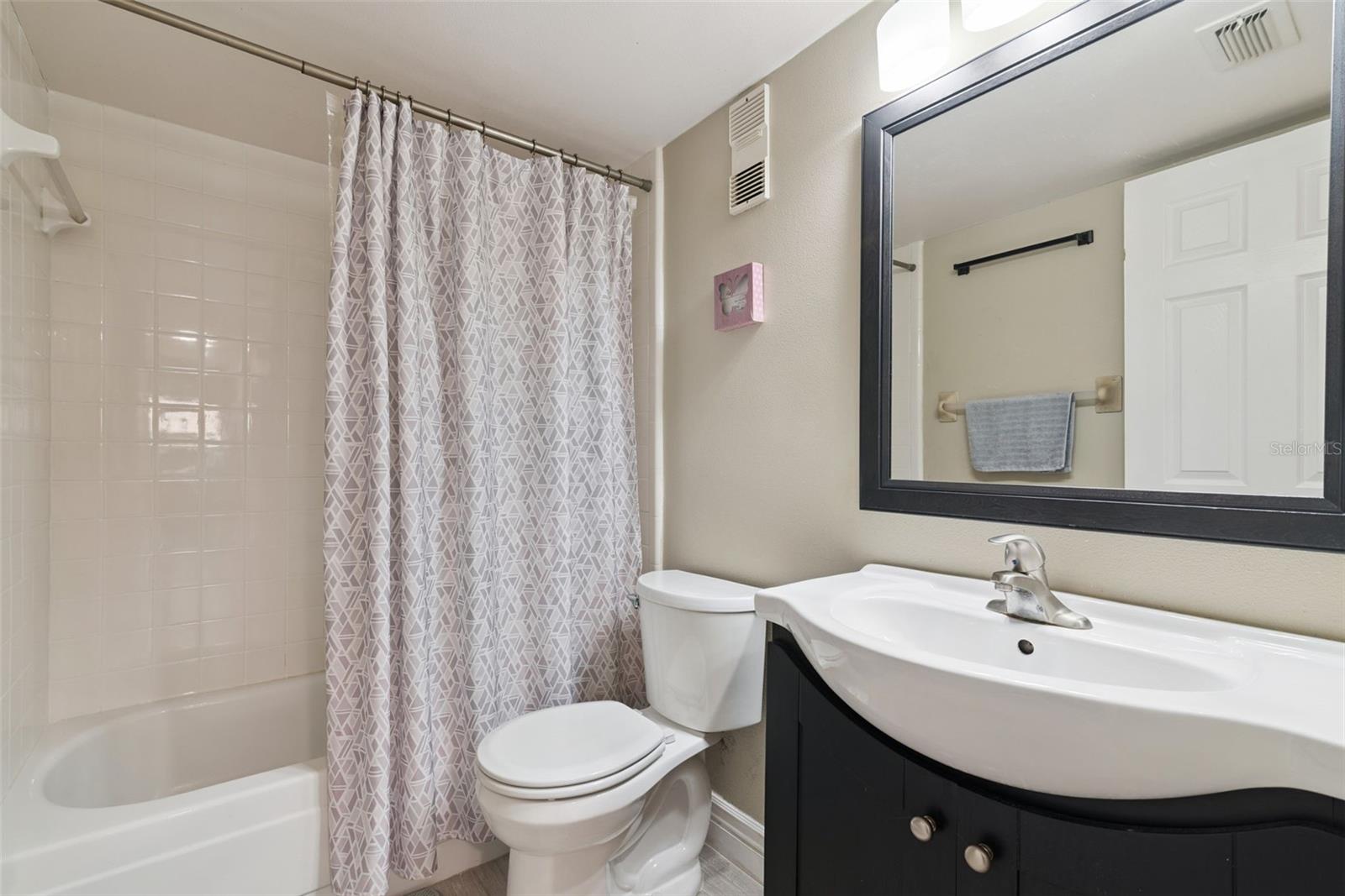 Image 18 of 36 For 530 Cranes Way 107