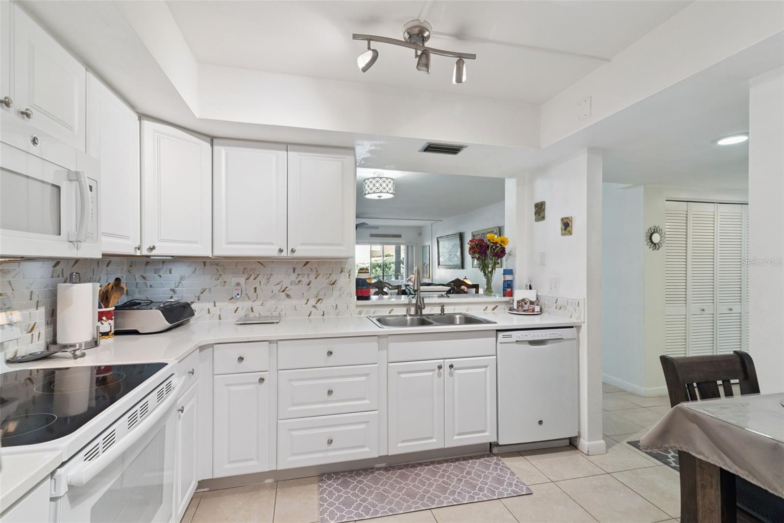 Image 5 of 36 For 530 Cranes Way 107