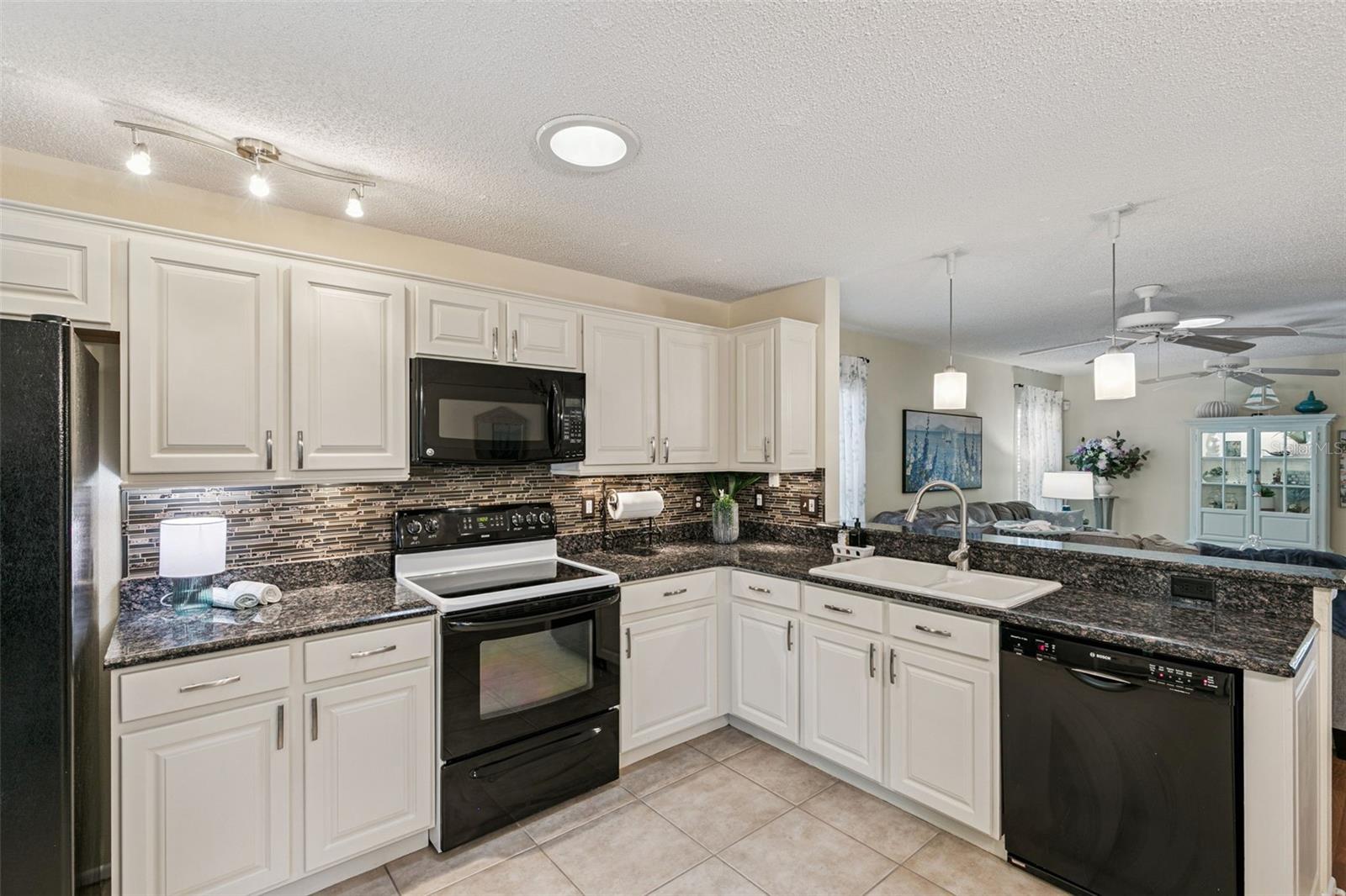 Image 10 of 32 For 371 Augustine Court