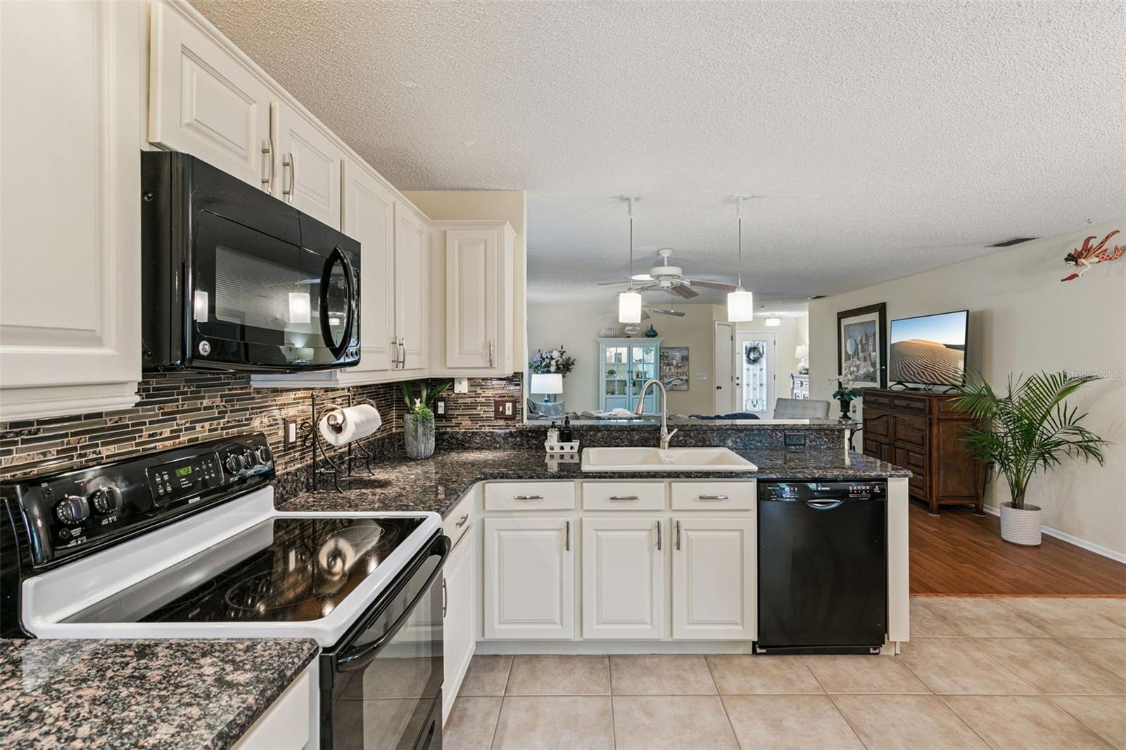 Image 11 of 32 For 371 Augustine Court