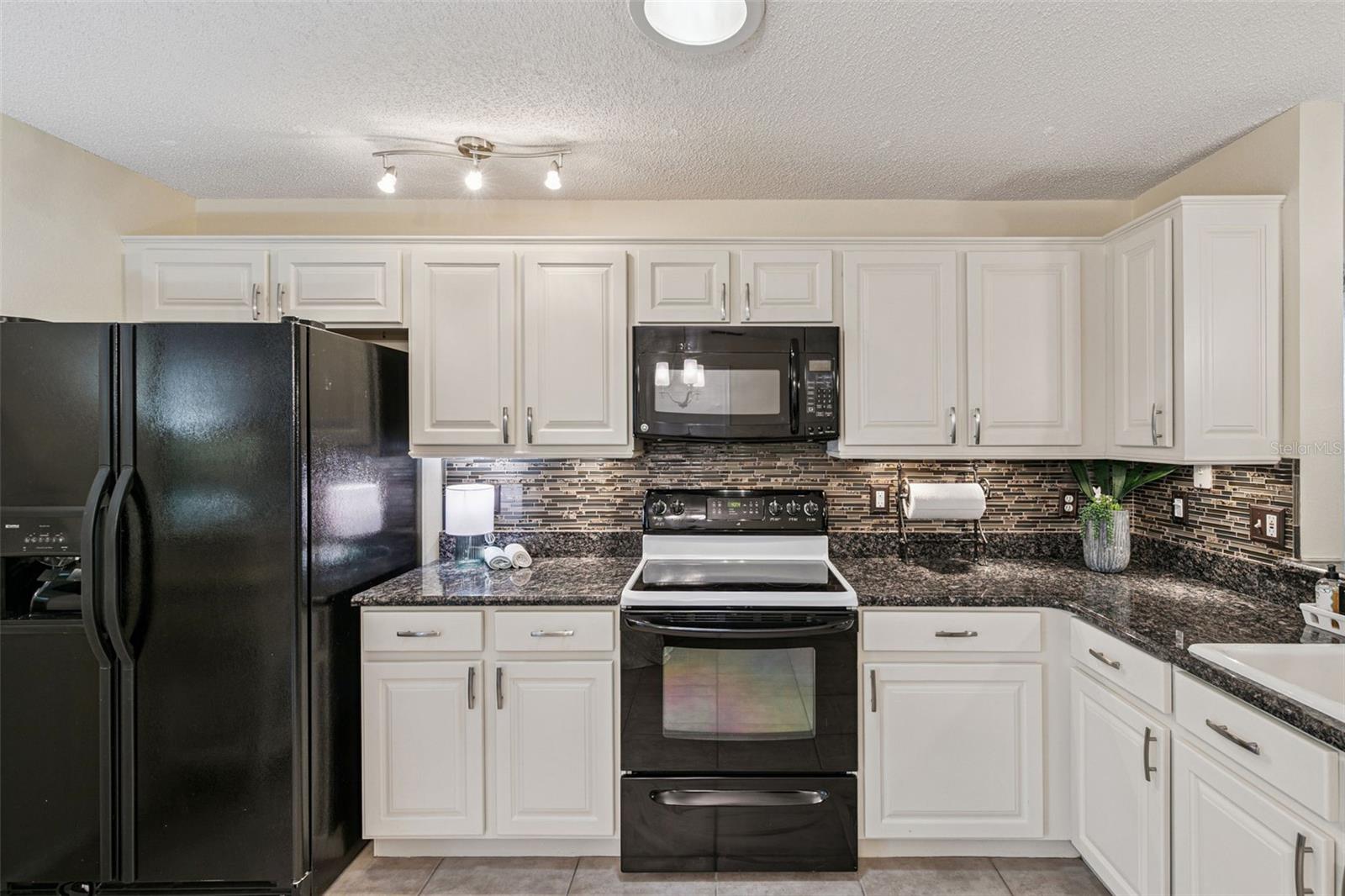 Image 12 of 32 For 371 Augustine Court