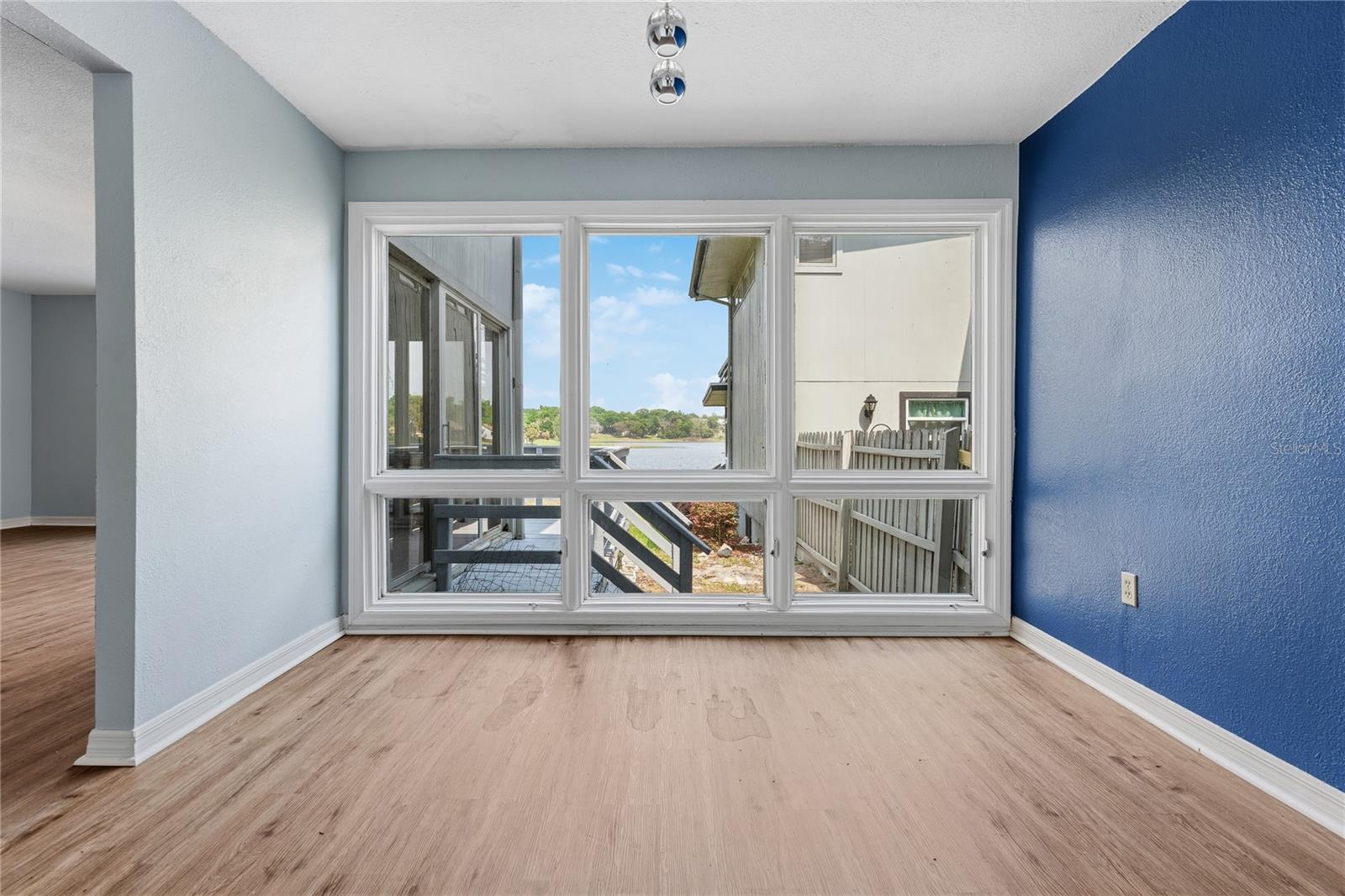 Image 10 of 27 For 1318 Chebon Ct Court Unit E-f