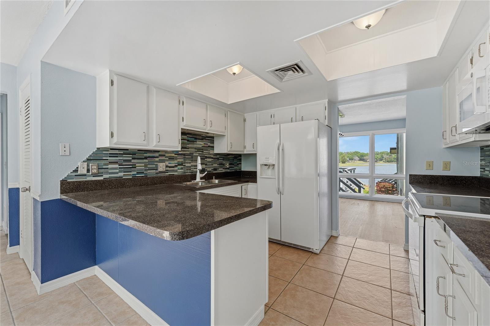 Image 11 of 27 For 1318 Chebon Ct Court Unit E-f