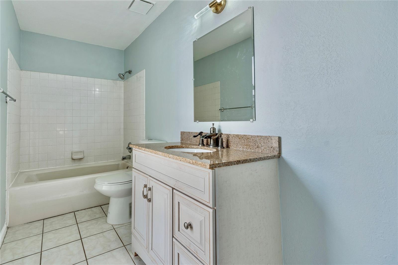 Image 17 of 27 For 1318 Chebon Ct Court Unit E-f