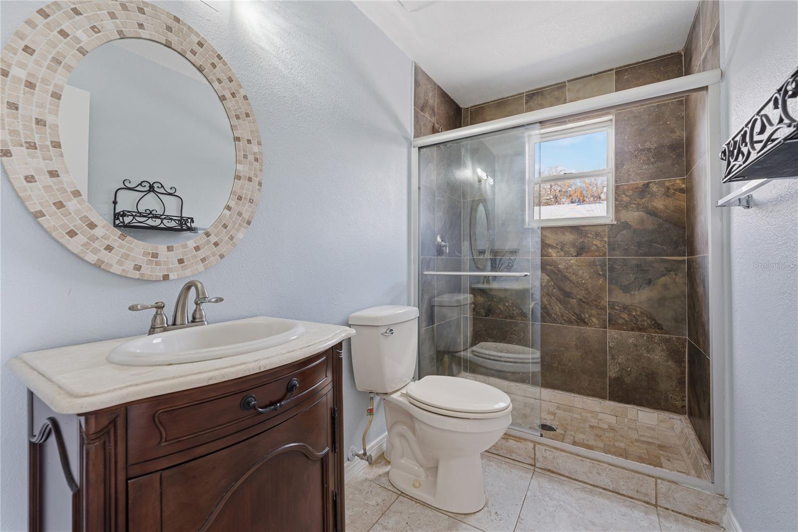 Image 21 of 27 For 1318 Chebon Ct Court Unit E-f