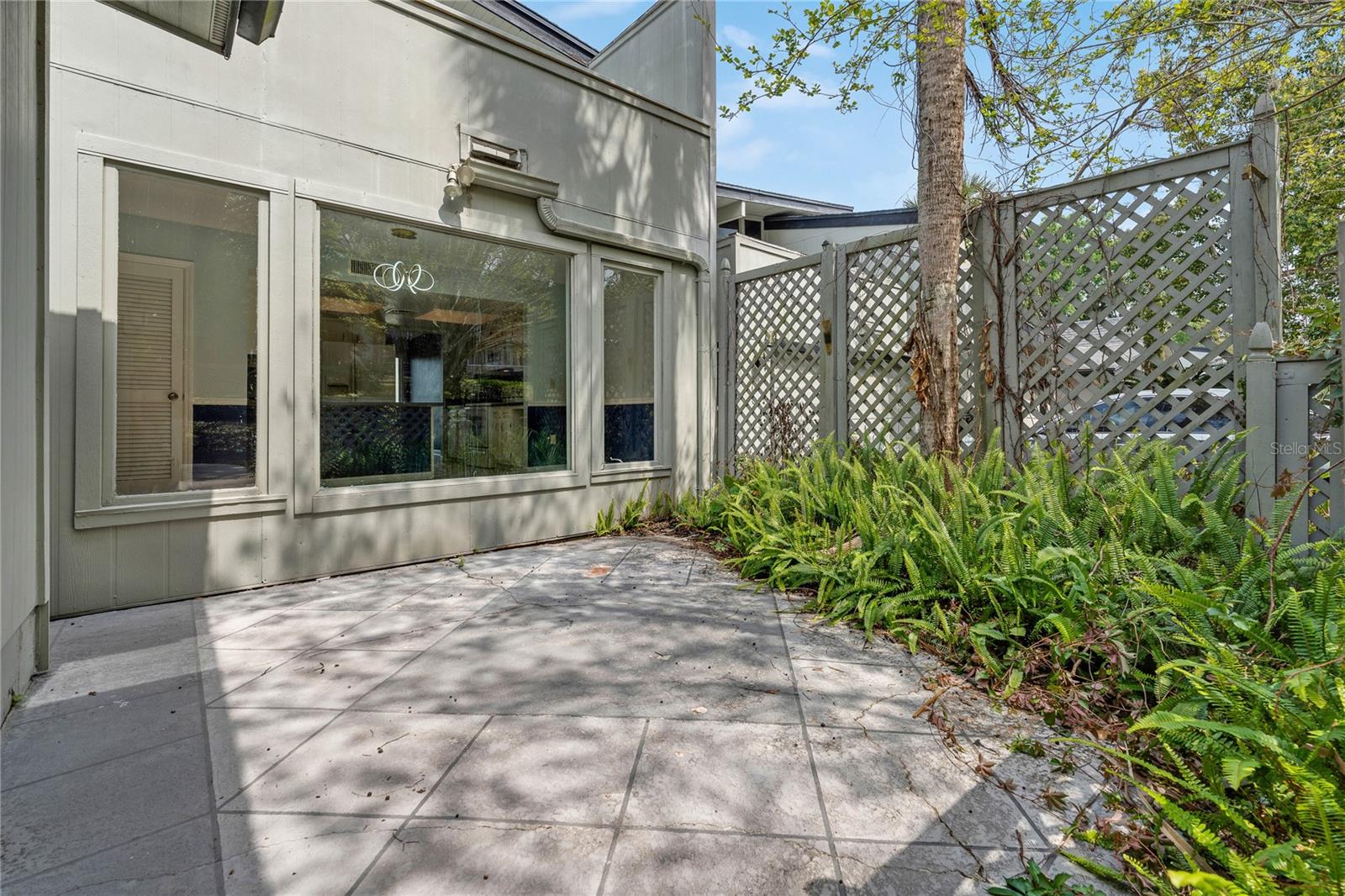 Image 22 of 27 For 1318 Chebon Ct Court Unit E-f