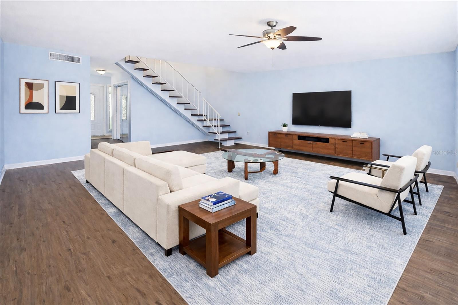 Image 4 of 27 For 1318 Chebon Ct Court Unit E-f