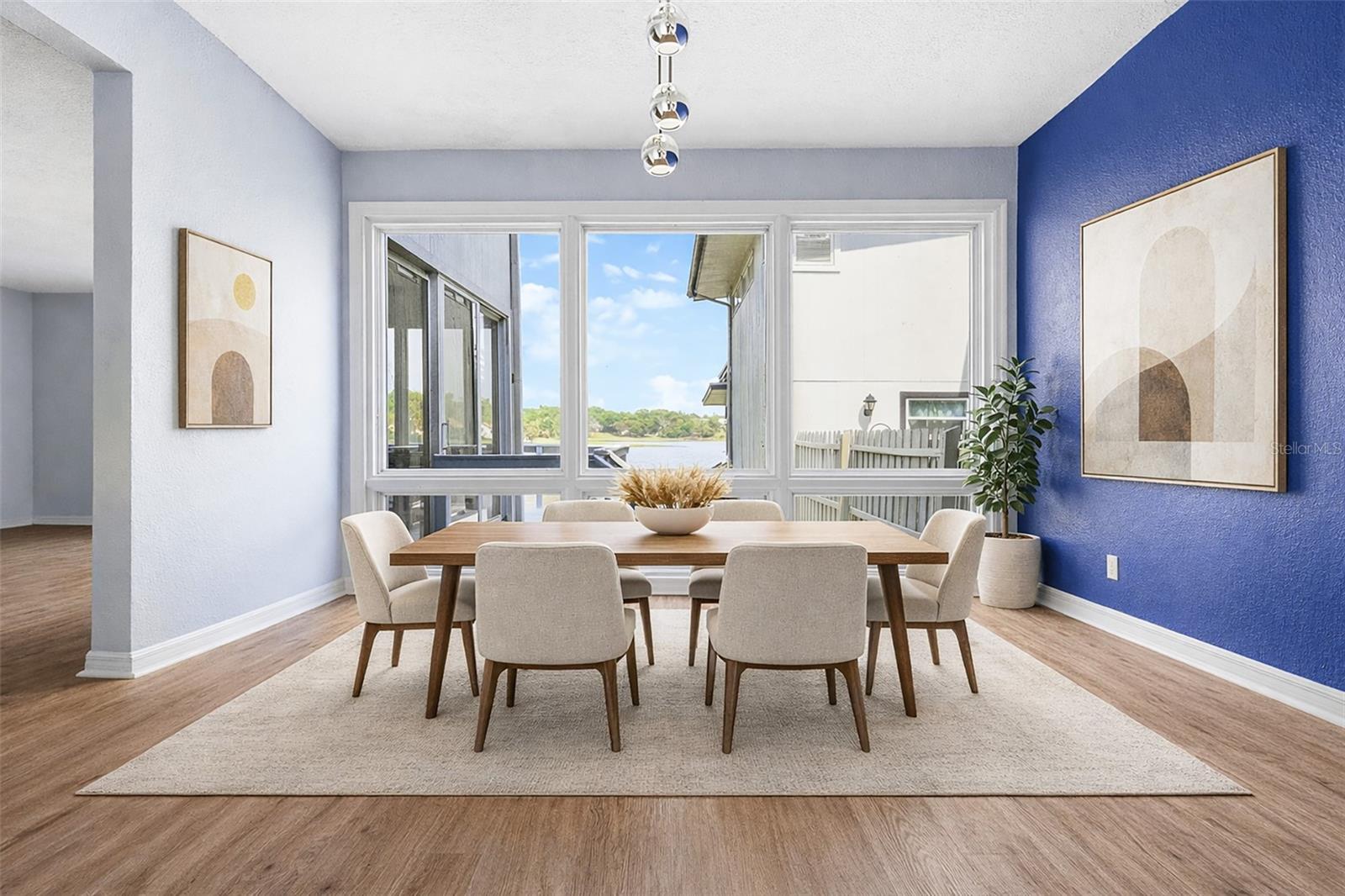 Image 5 of 27 For 1318 Chebon Ct Court Unit E-f