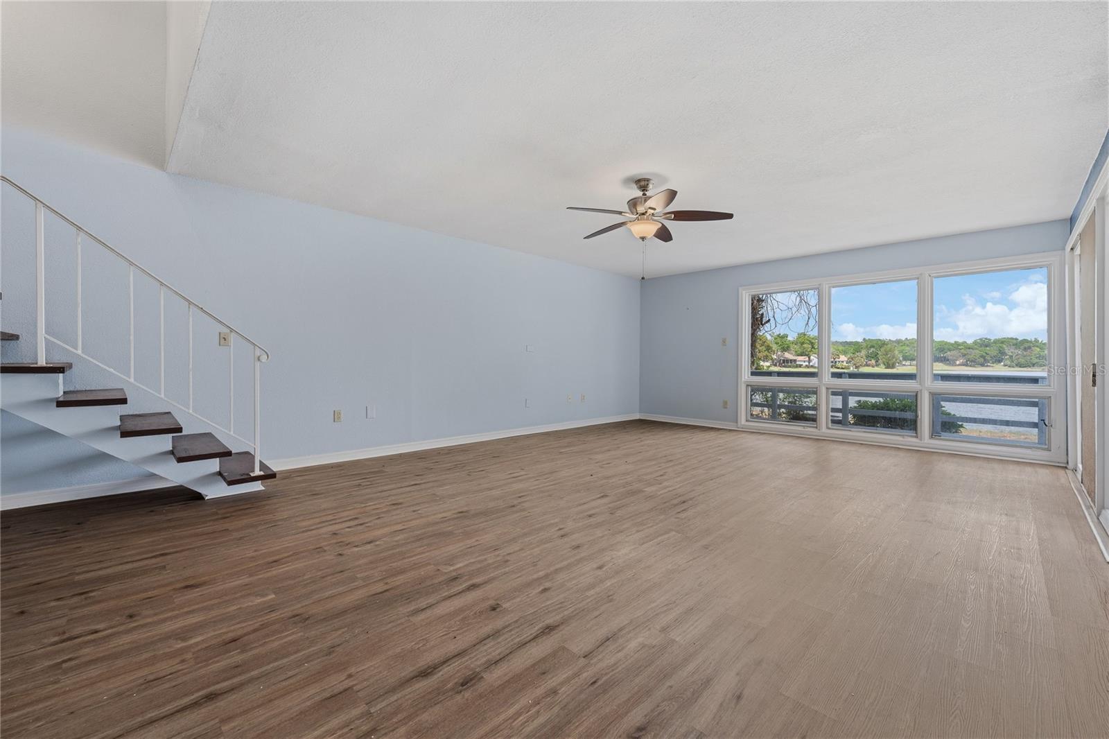 Image 8 of 27 For 1318 Chebon Ct Court Unit E-f