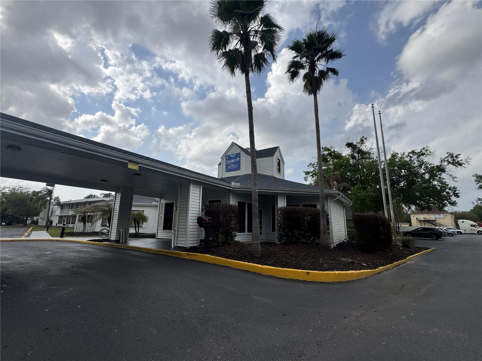 Image 2 of 19 For 2930 Polynesian Isle Boulevard 105