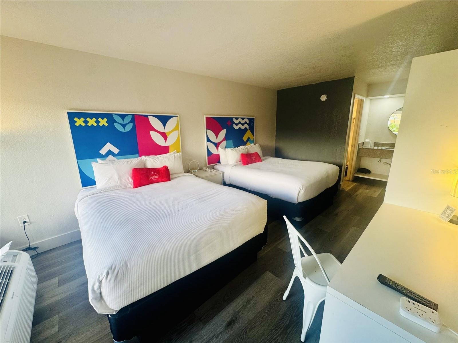 Image 5 of 19 For 2930 Polynesian Isle Boulevard 105