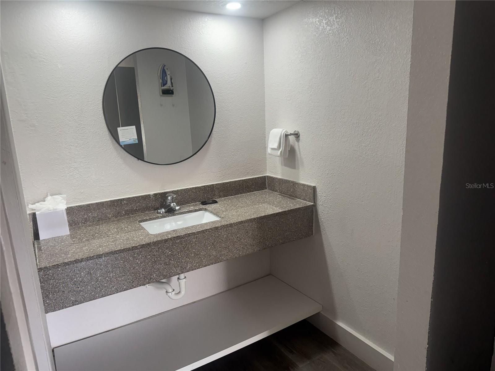 Image 9 of 19 For 2930 Polynesian Isle Boulevard 105