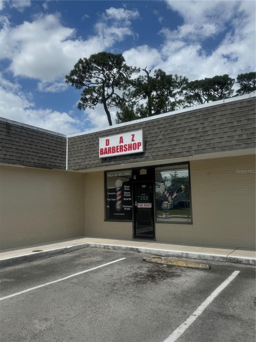 Listing photo id 1 for 302 Tulip Boulevard