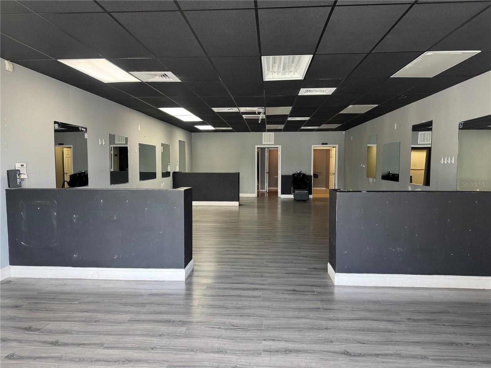 Listing photo id 2 for 302 Tulip Boulevard