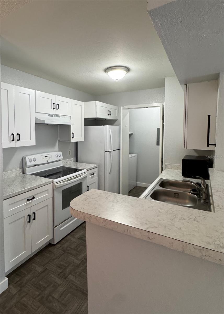 Image 12 of 23 For 5540 Devonbriar Way 203