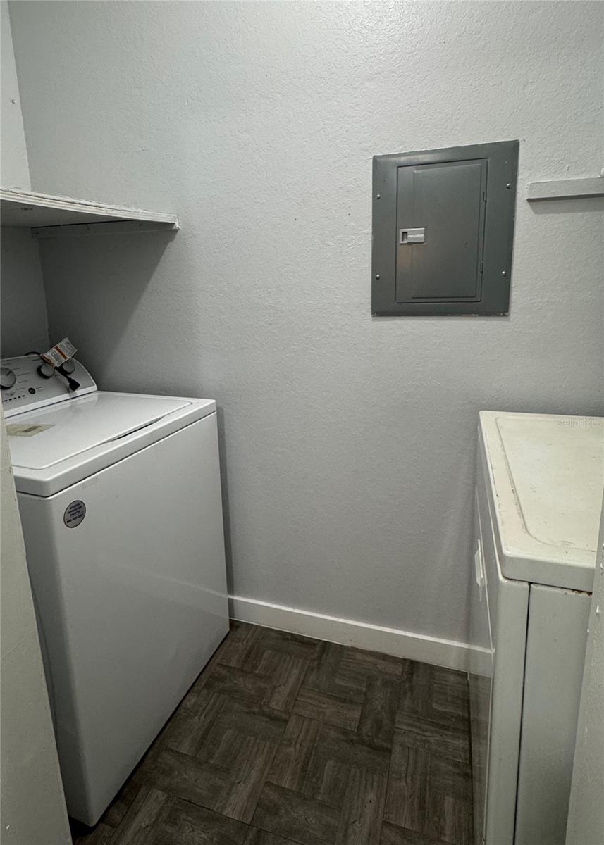 Image 13 of 23 For 5540 Devonbriar Way 203