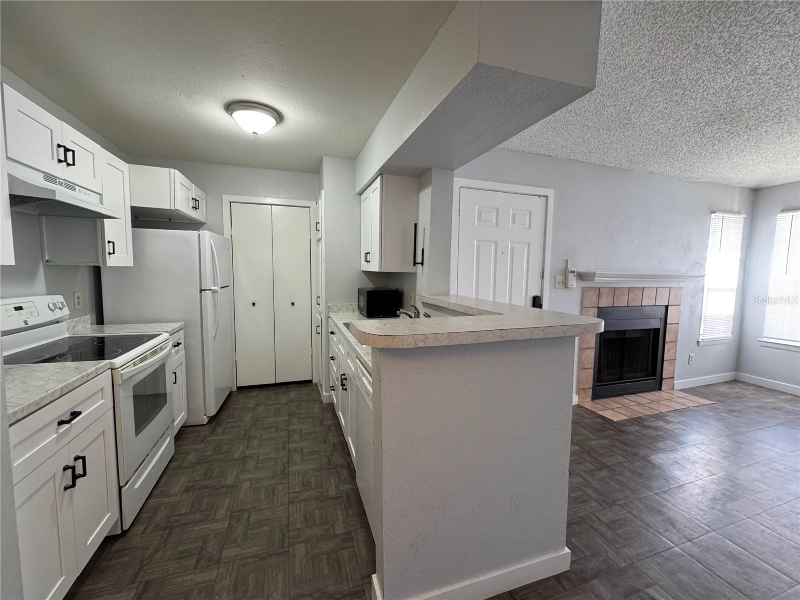 Image 2 of 23 For 5540 Devonbriar Way 203