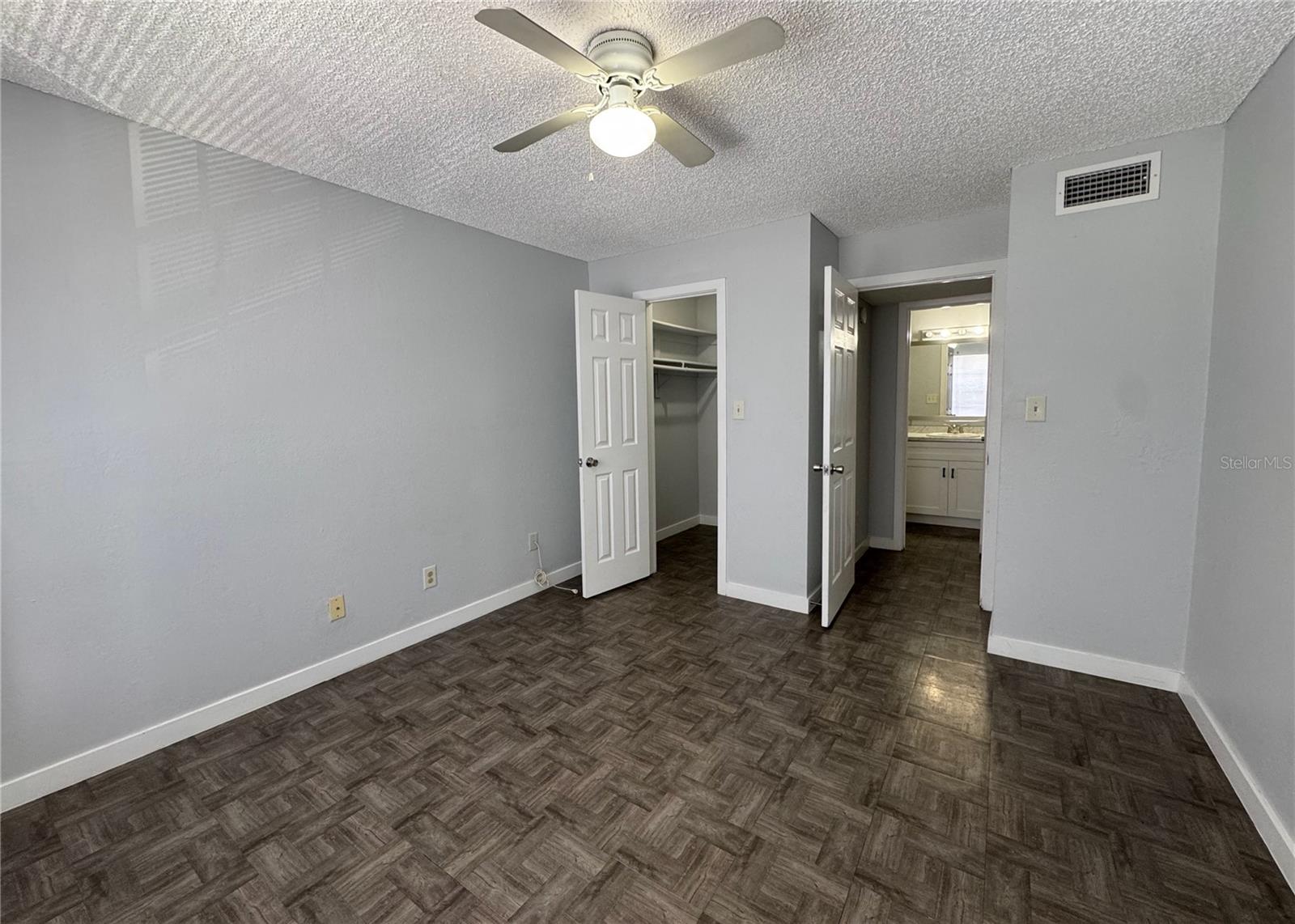 Image 7 of 23 For 5540 Devonbriar Way 203