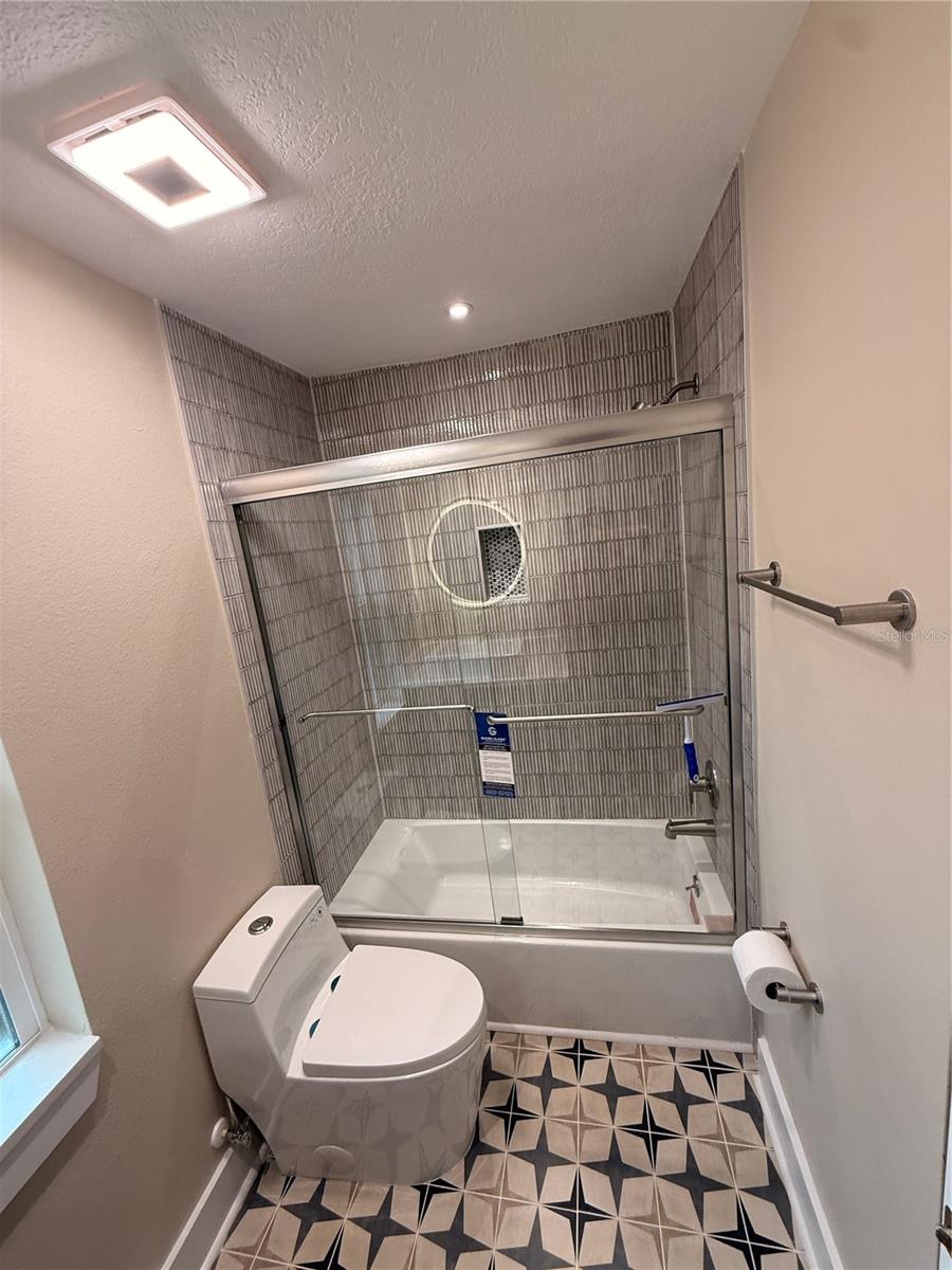 Image 17 of 21 For 238 Main Street