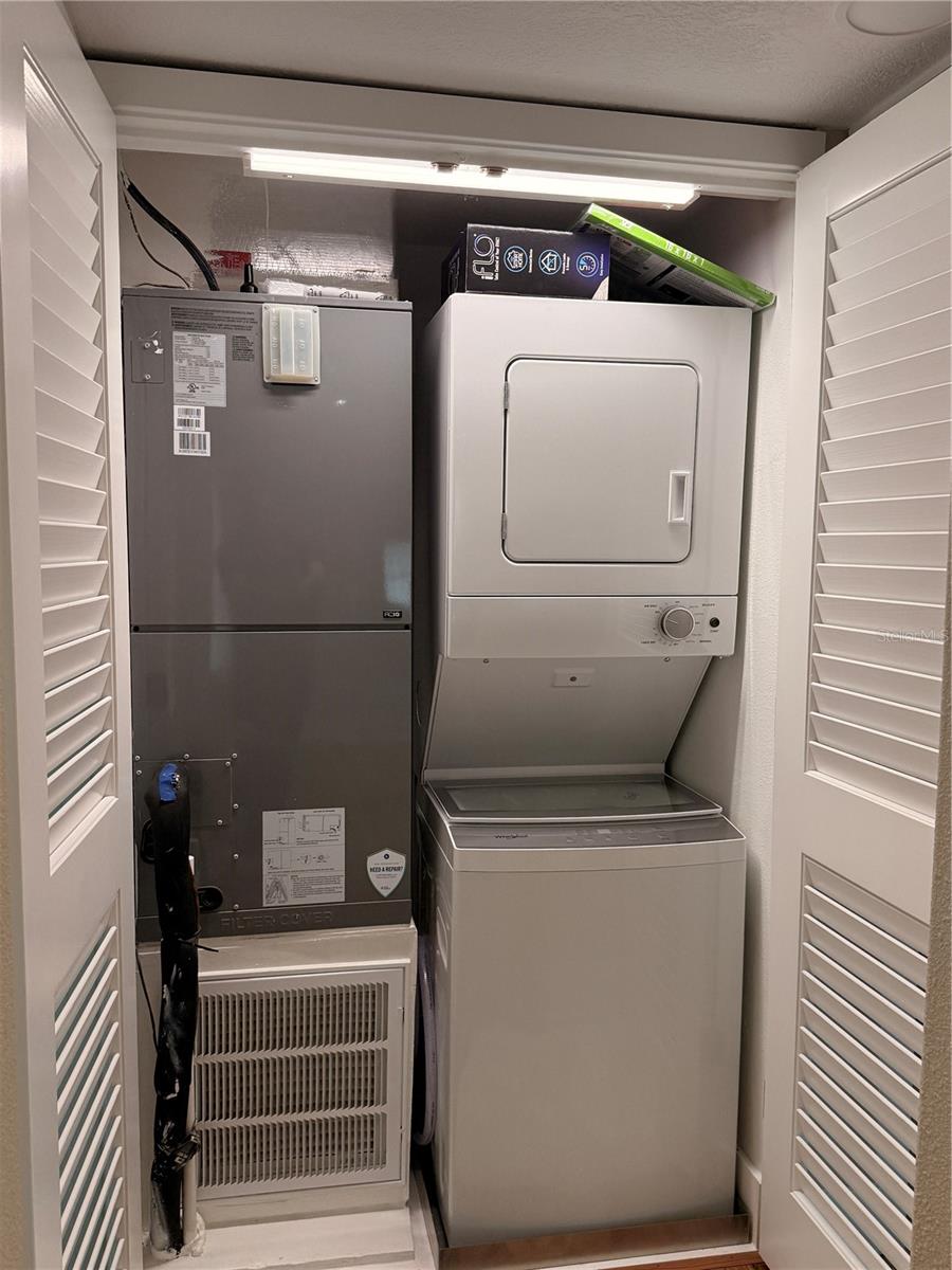 Image 19 of 21 For 238 Main Street