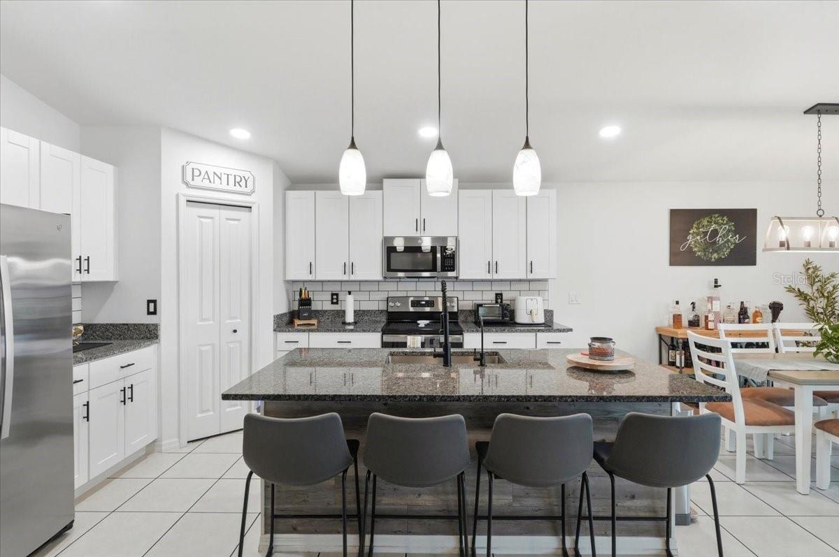 Image 21 of 51 For 1923 Red Loop