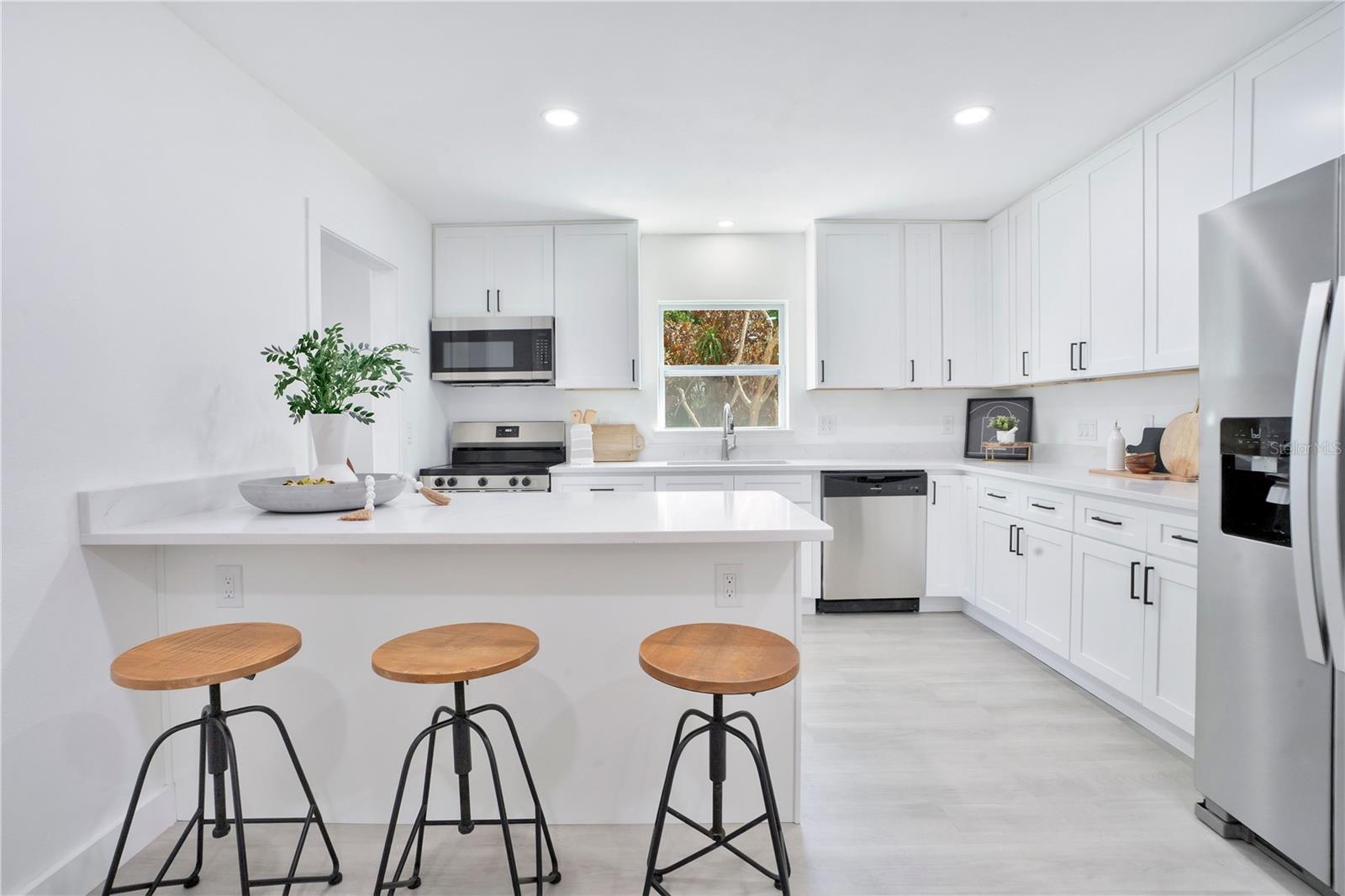 Image 10 of 43 For 3925 De Kalb Drive