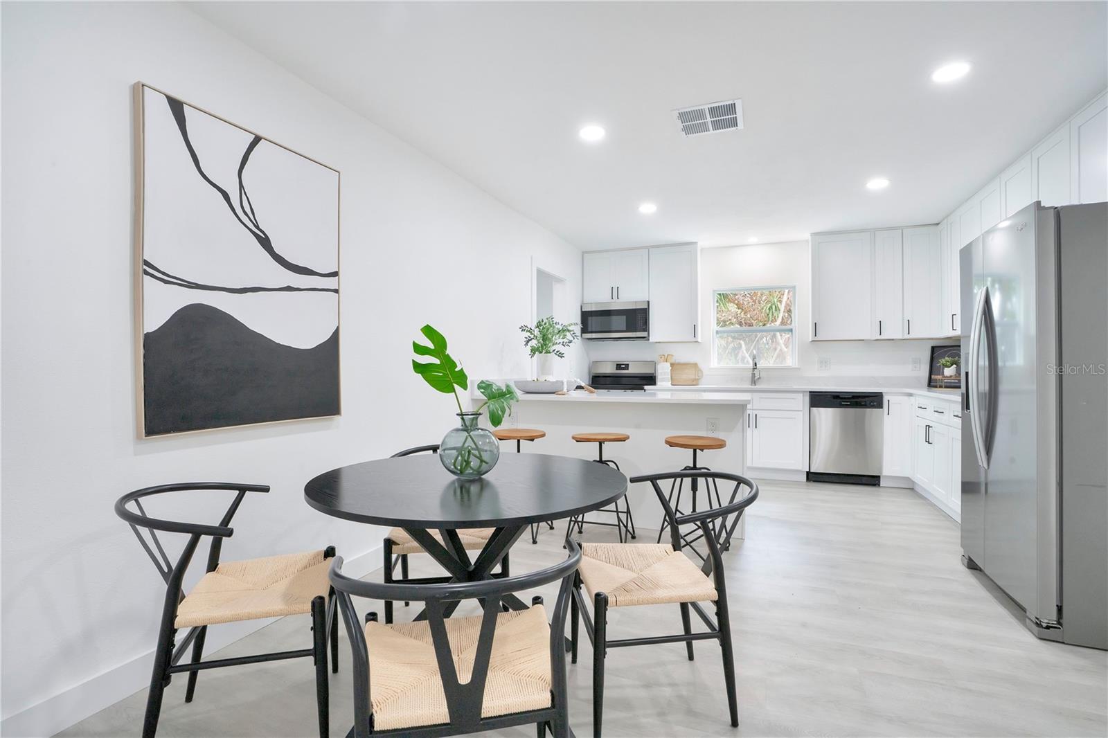 Image 16 of 43 For 3925 De Kalb Drive