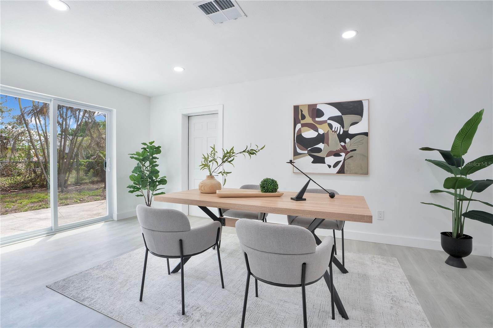 Image 19 of 43 For 3925 De Kalb Drive