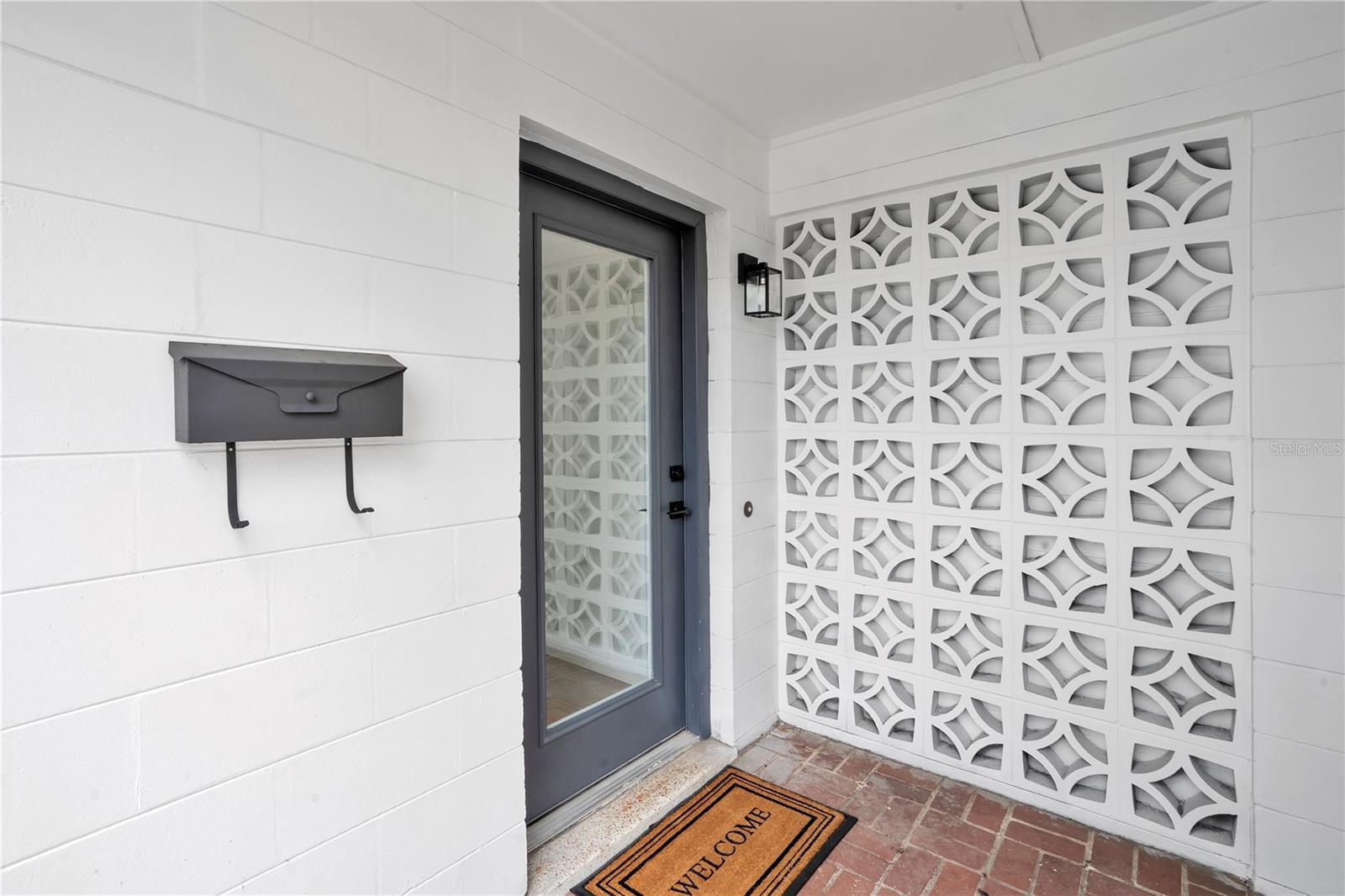 Image 2 of 43 For 3925 De Kalb Drive