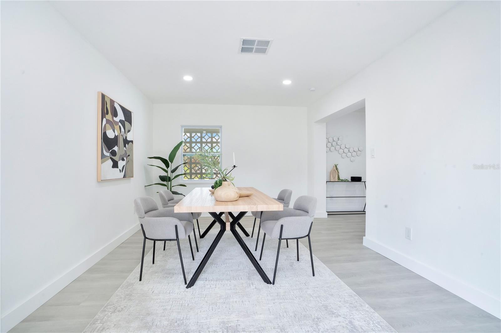 Image 20 of 43 For 3925 De Kalb Drive