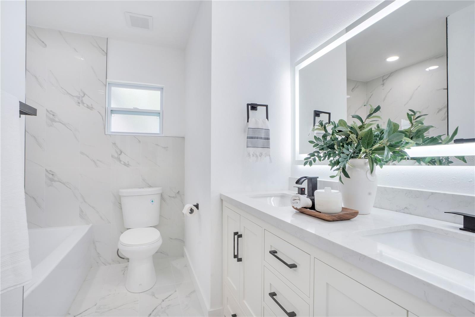 Image 24 of 43 For 3925 De Kalb Drive