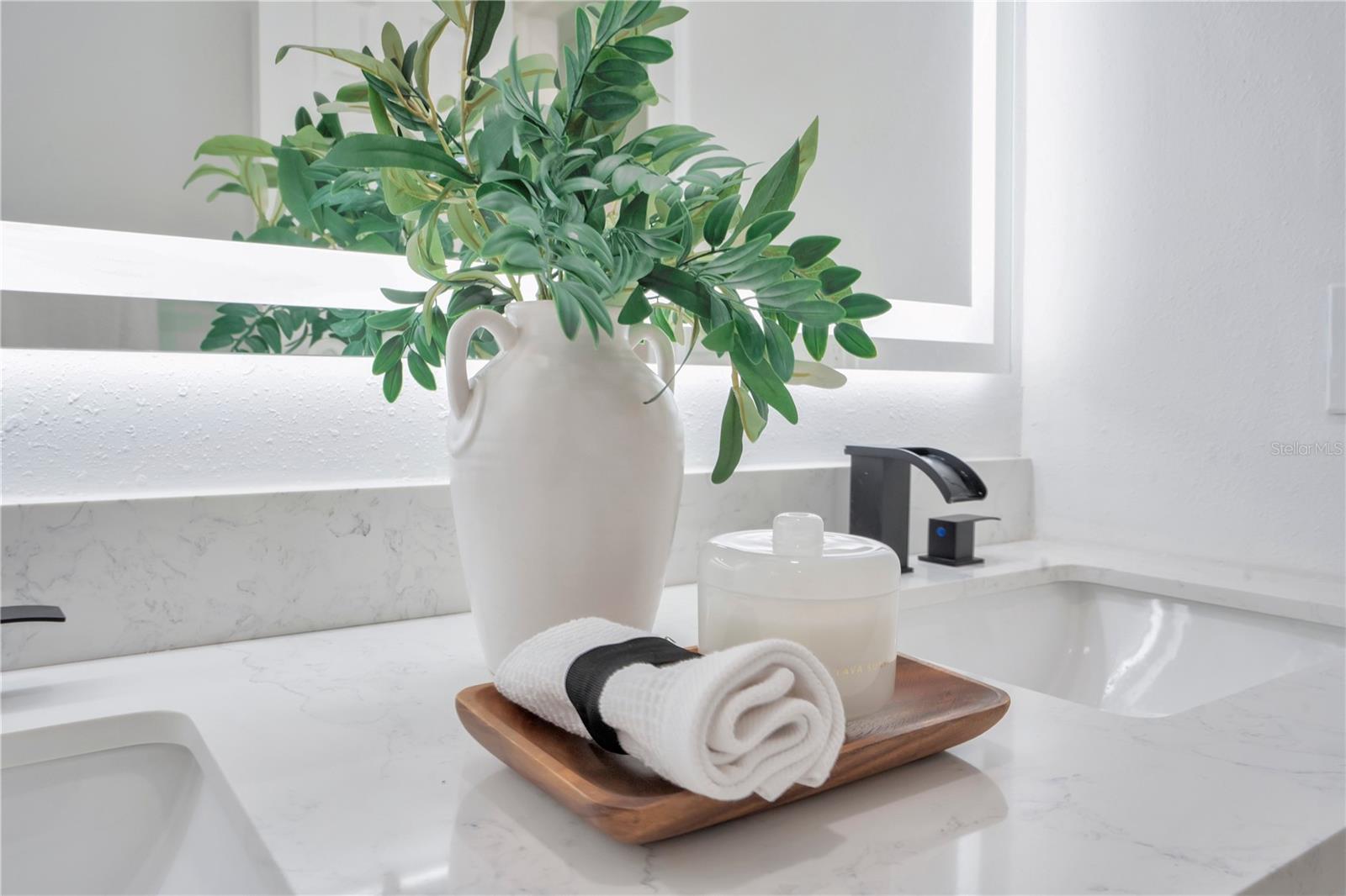 Image 25 of 43 For 3925 De Kalb Drive