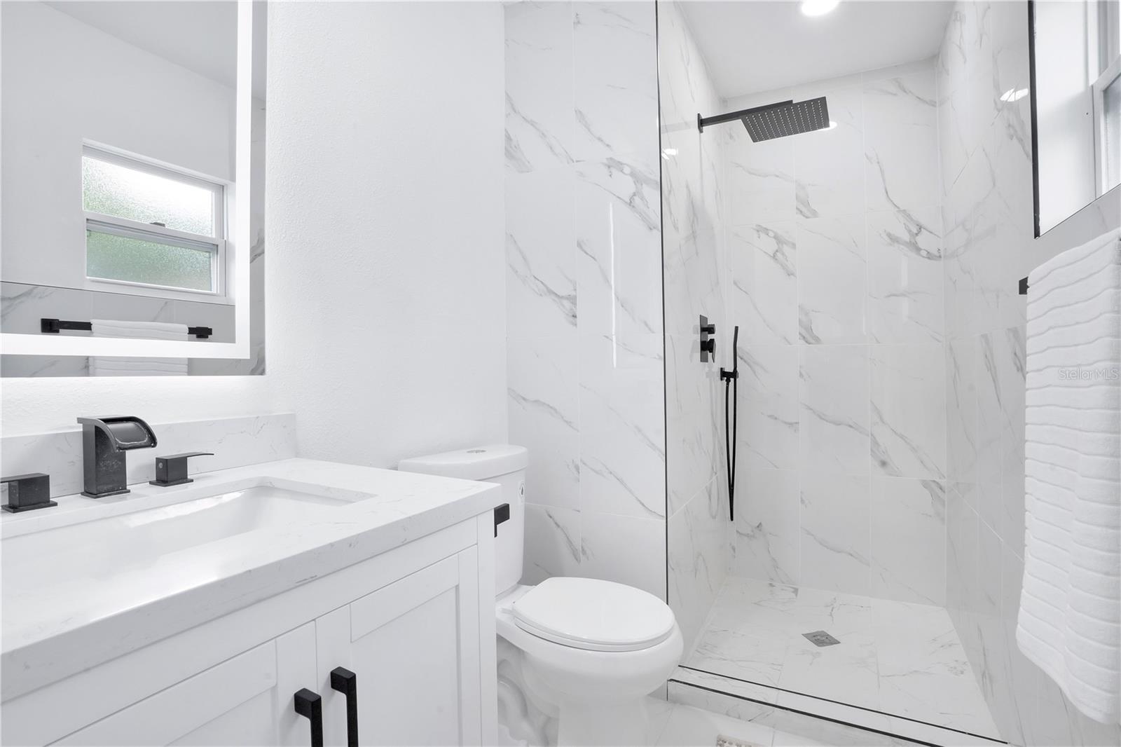 Image 29 of 43 For 3925 De Kalb Drive