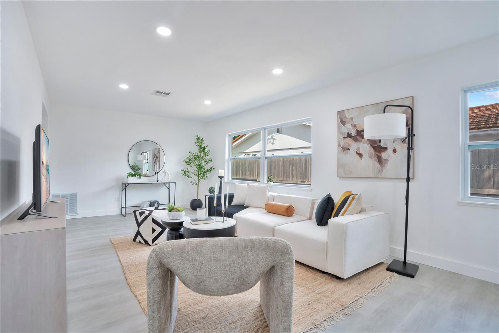 Image 6 of 43 For 3925 De Kalb Drive