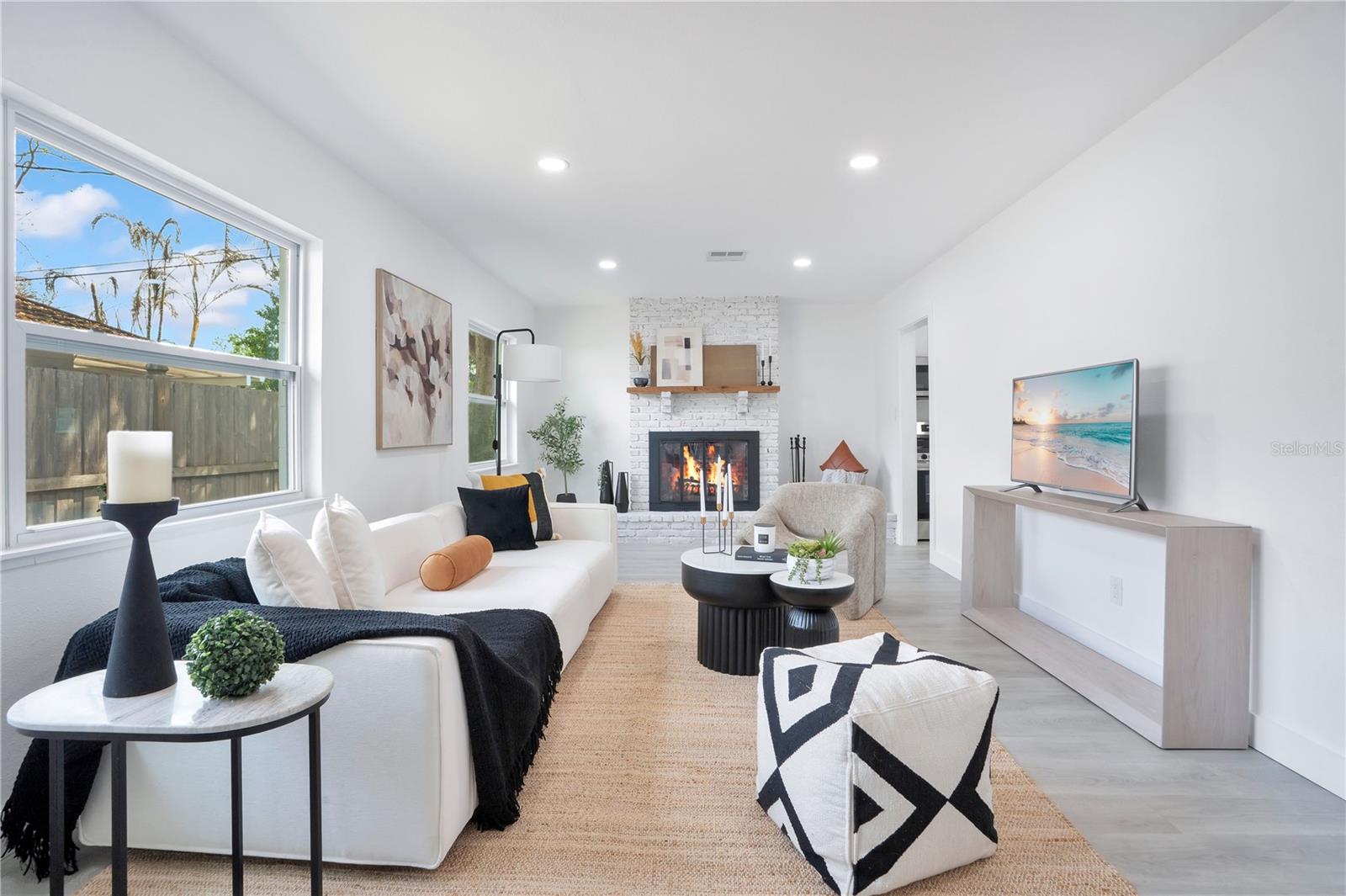 Image 7 of 43 For 3925 De Kalb Drive