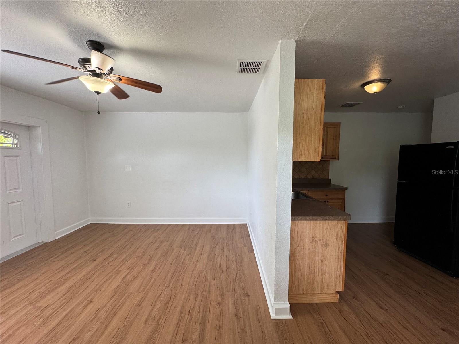 Image 4 of 26 For 5315 Davisson Avenue