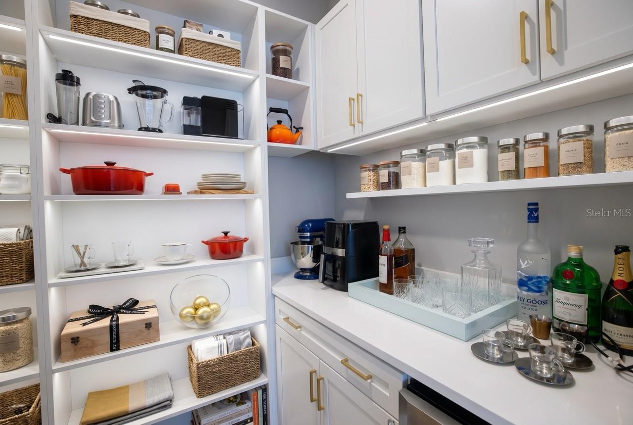 Image 13 of 38 For 16046 Vetta Drive