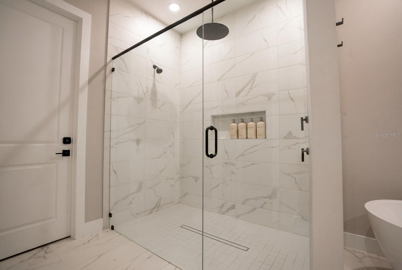 Image 16 of 38 For 16046 Vetta Drive