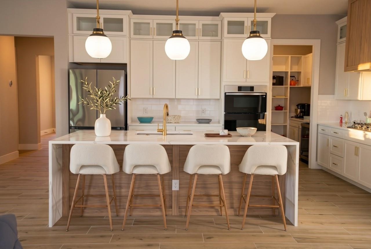 Image 3 of 38 For 16046 Vetta Drive