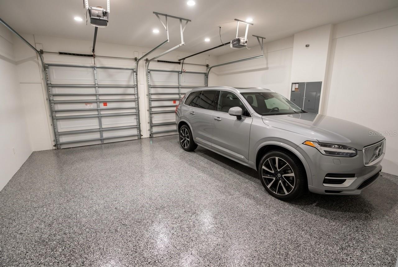 Image 32 of 38 For 16046 Vetta Drive