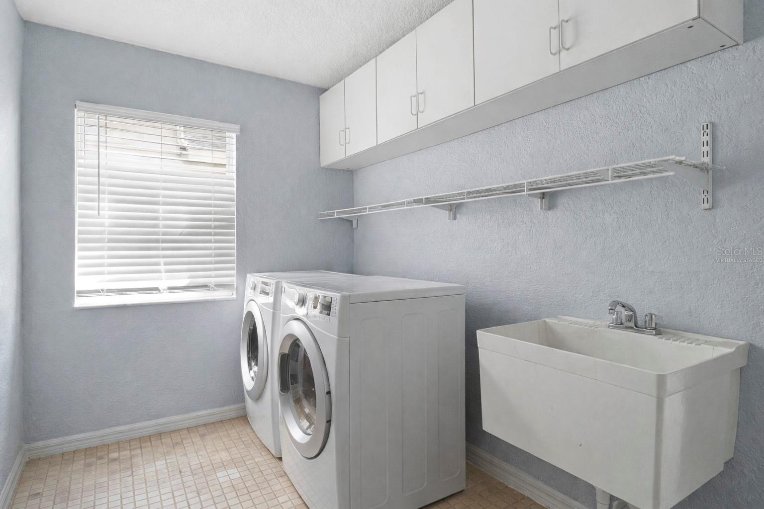 Listing photo id 12 for 2264 Stone Cross Circle