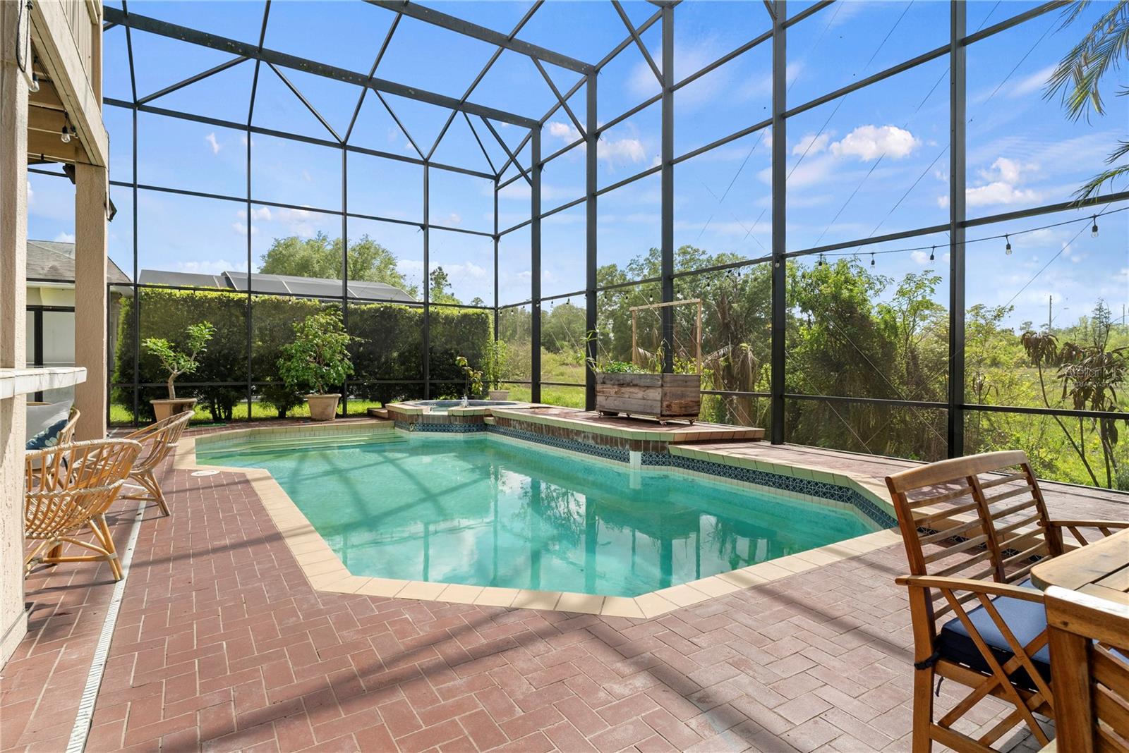 Listing photo id 30 for 2264 Stone Cross Circle