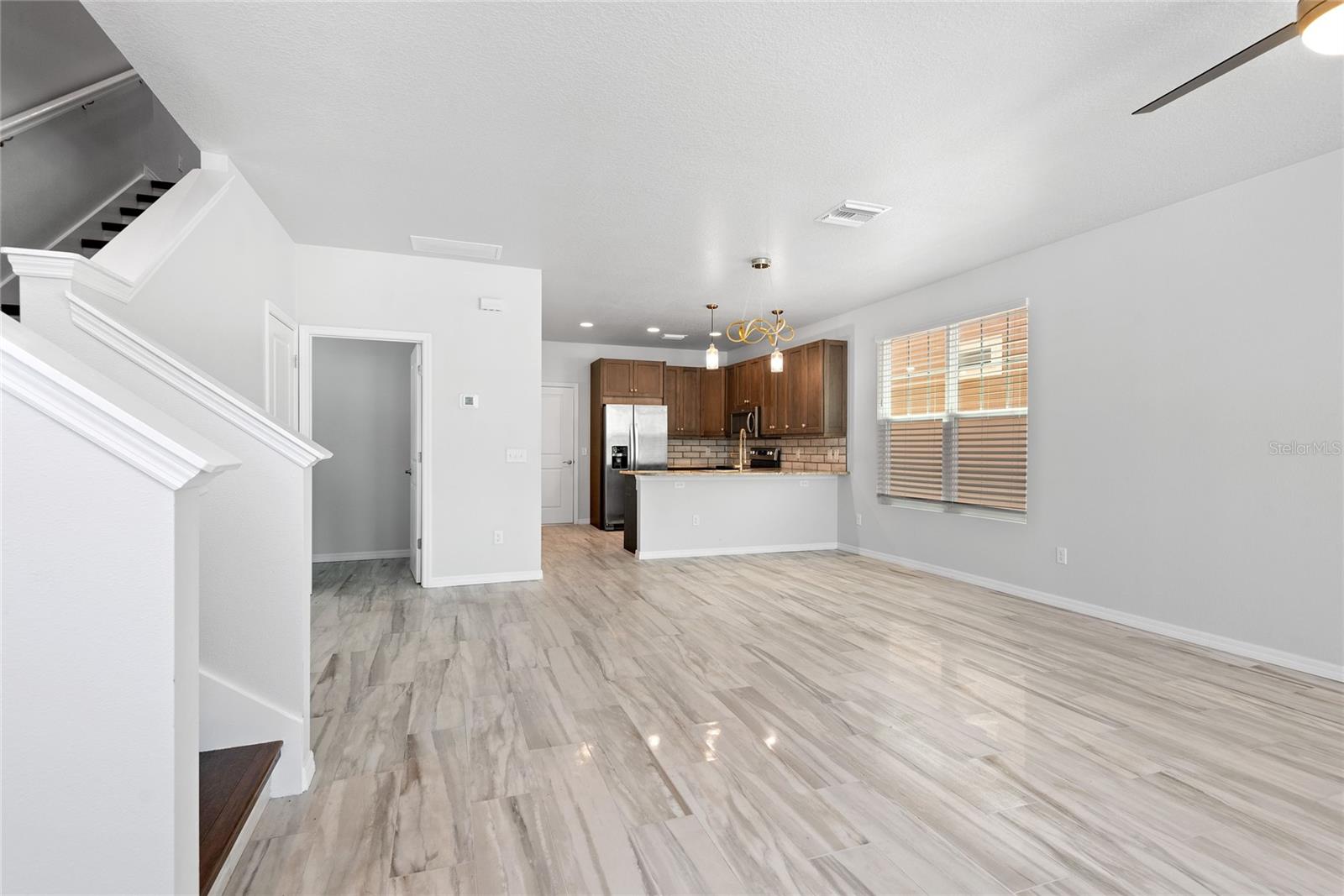 Image 3 of 30 For 537 Sunbranch Lane