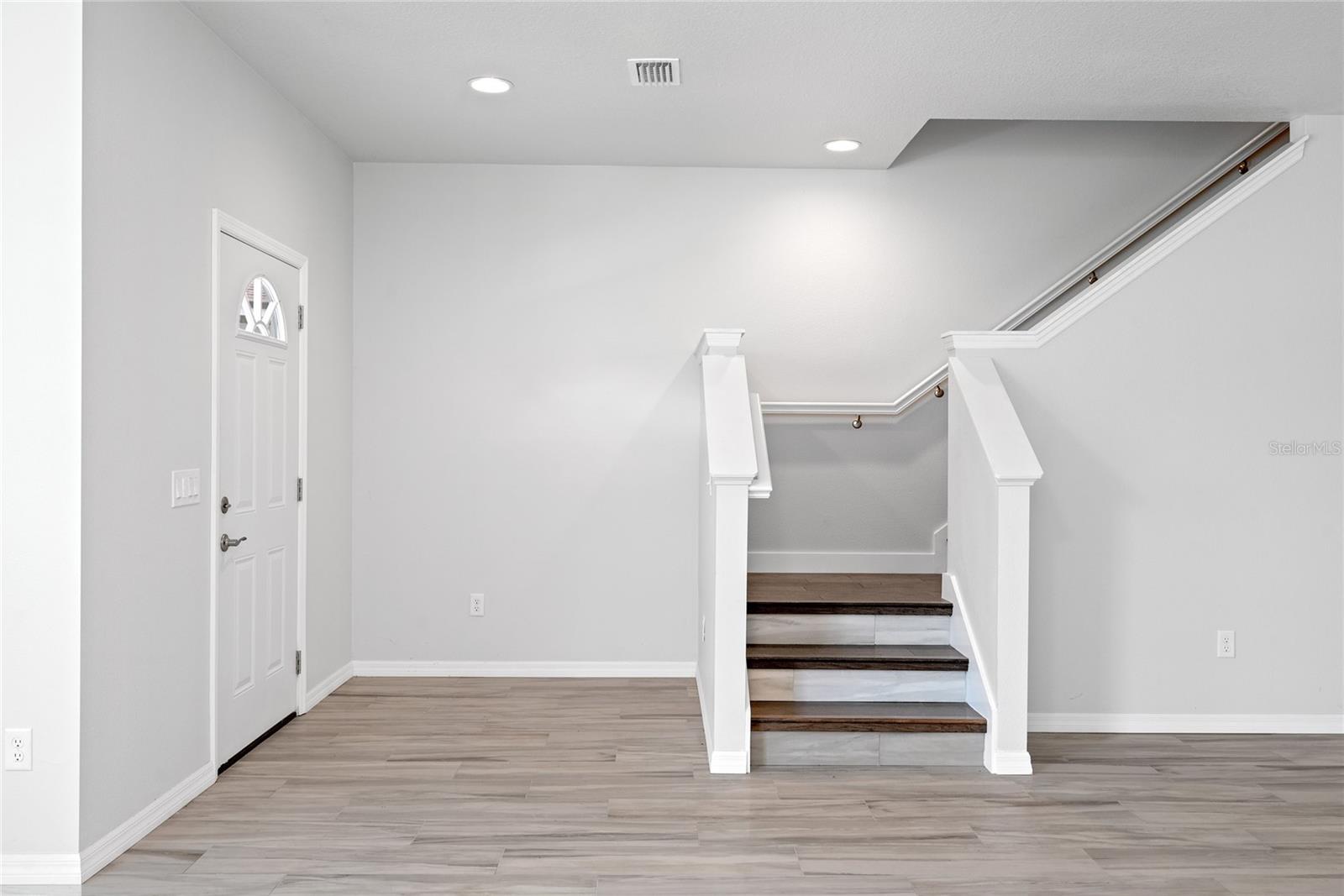 Image 5 of 30 For 537 Sunbranch Lane