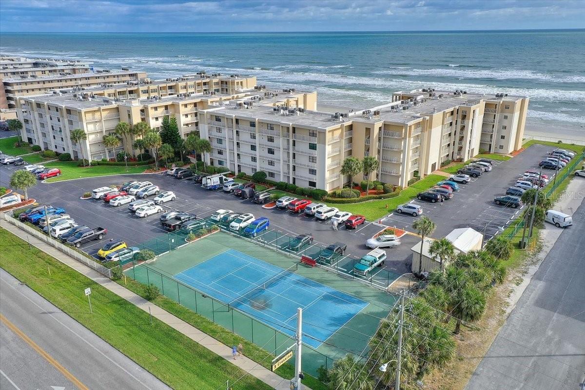 Image 17 of 27 For 4175 Atlantic Avenue 407