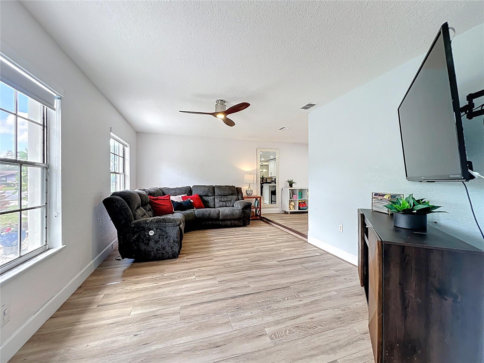 Image 10 of 61 For 5317 Myrica Road