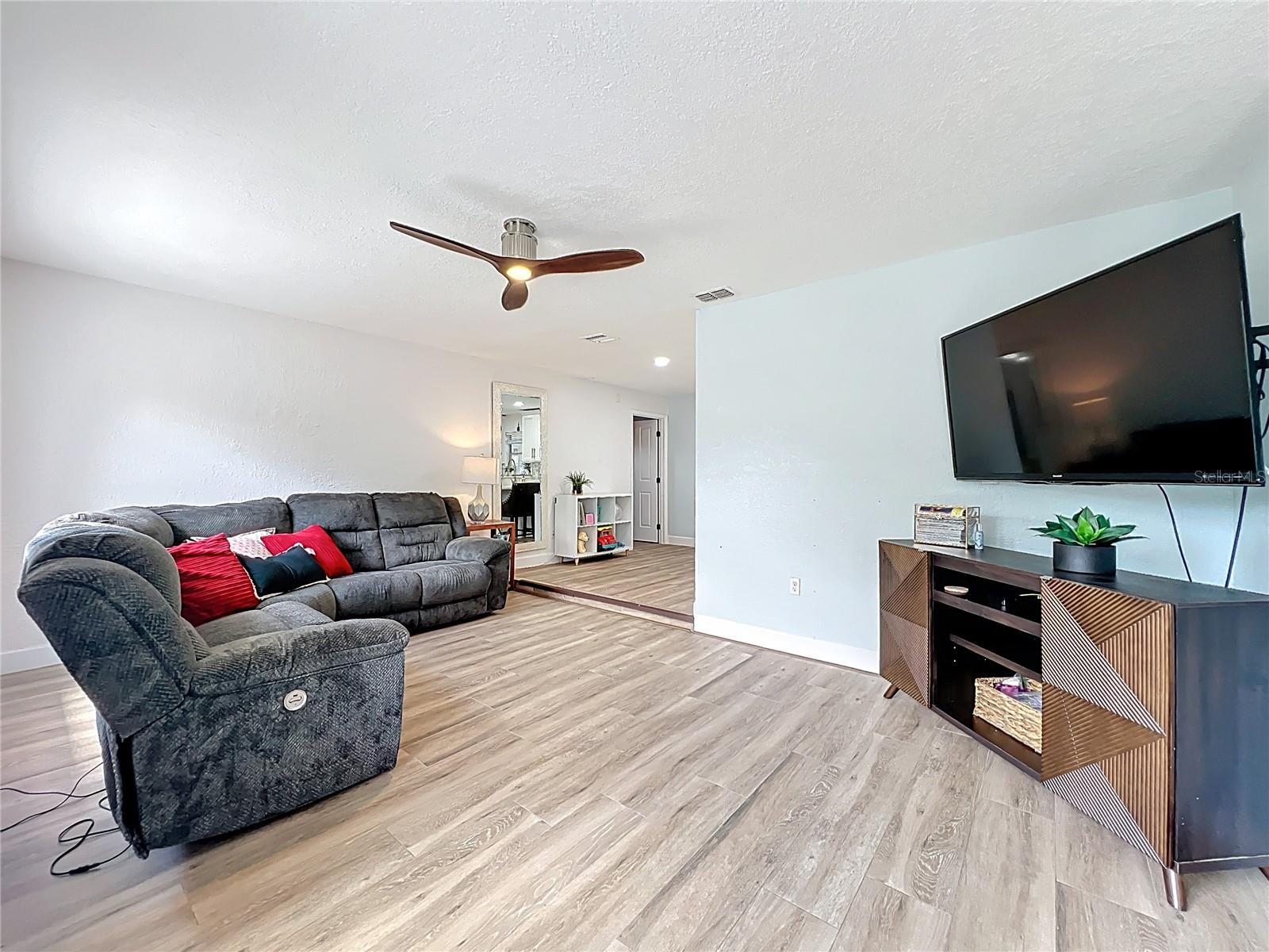 Image 11 of 61 For 5317 Myrica Road